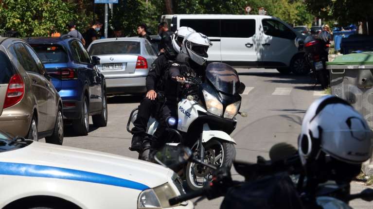 Συνελήφθη στην Αγία Βαρβάρα 41χρονος μοτοσικλετιστής που άρπαζε τσάντες γυναικών σε Νίκαια και Κορυδαλλό