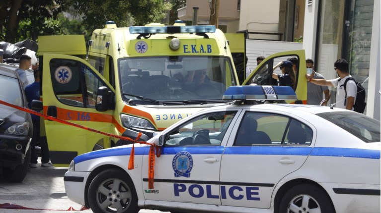 ασθενοφορο περιπολικο