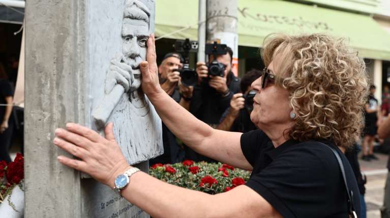 Δυσαρέσκεια της οικογένειας Φύσσα για την αποφυλάκιση Μιχαλολιάκου: Η εγκληματική ναζιστική οργάνωση δεν έχει εξαλειφθεί