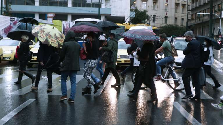Εργασία: Δικαιολογημένη η απουσία λόγω κακοκαιρίας, κανονικά οι απολαβές - Τι λέει δικηγόρος