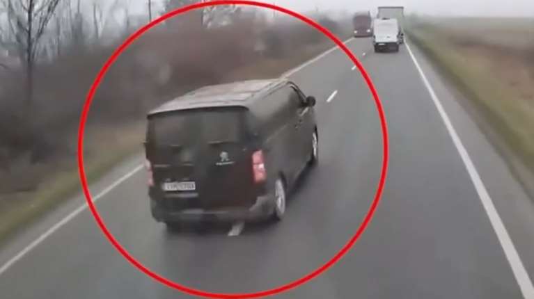 Τροχαίο στη Ρουμανία: "Βρέθηκαν ύποπτες ουσίες μέσα στο βαν από τις ρουμανικές Αρχές", λέει ο Μαρακάκης