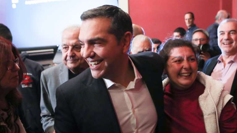 Δημοσκόπηση Alco: Το 62% δεν εμπιστεύεται καθόλου τον Τσίπρα - Από ποια κόμματα αντλεί ψηφοφόρους