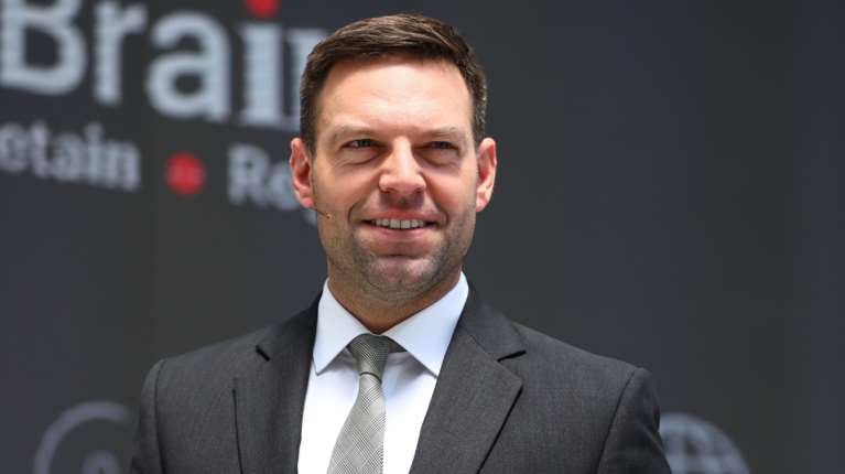 Κασσελάκης: Προσβολή για... τα άλογα να λέμε ότι έρχεται καλπάζοντας ο Τσίπρας