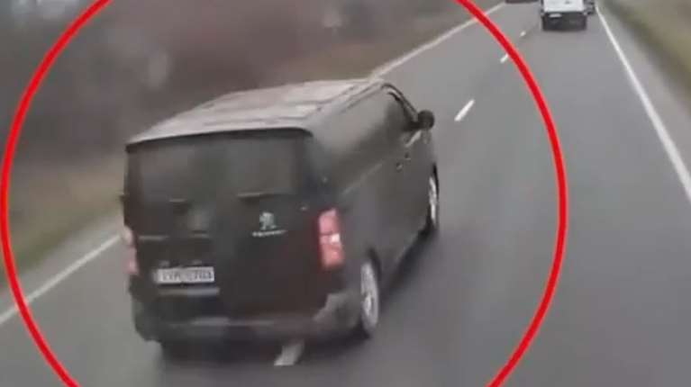 Τροχαίο στη Ρουμανία: "Βρέθηκαν ύποπτες ουσίες μέσα στο βαν από τις ρουμανικές Αρχές", λέει ο Μαρακάκης