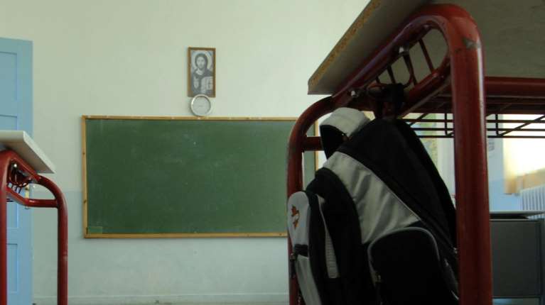 "Θα φέρει τα λεφτά και θα φάει και ξύλο": Σοκαριστικοί διάλογοι της συμμορίας που διακινούσε ναρκωτικά σε σχολεία