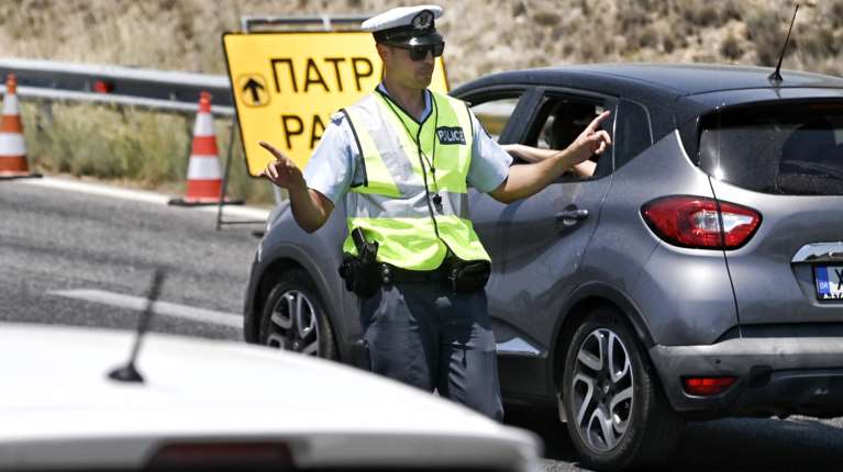 Αυξημένα μέτρα της Τροχαίας για το τριήμερο του Αγίου Πνεύματος - Απαγόρευση κυκλοφορίας των φορτηγών άνω των 3,5 τόνων