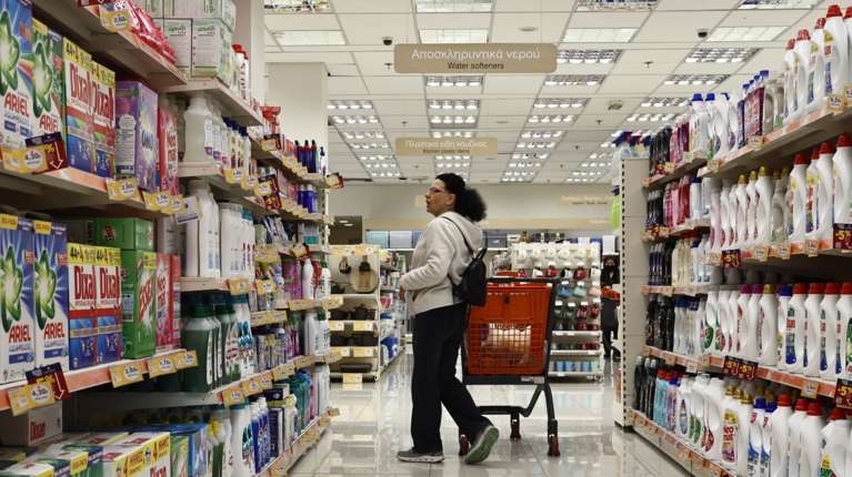 Ενοίκια, κρέας, σοκολάτες και φρούτα οδηγούν το τρενάκι της ακρίβειας: &quot;20 ευρώ για ένα κιλό μοσχάρι;&quot;