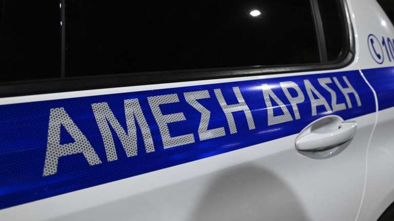 Μάνδρα: Εισέβαλαν με όχημα σε φαρμακείο – Διέφυγαν παίρνοντας την ταμειακή μηχανή