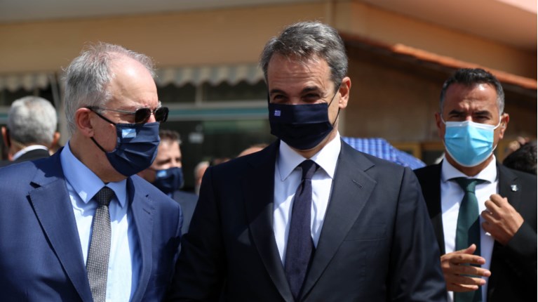 Μίκης Θεοδωράκης  Κυριάκος Μητσοτάκης