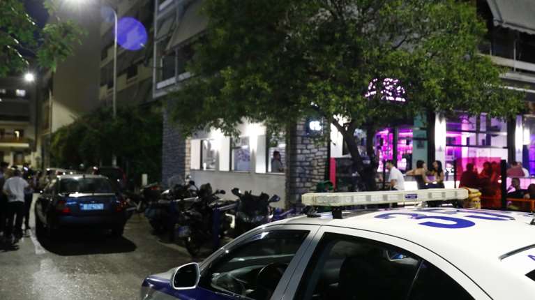 Φρίκη στα Πατήσια: Νεκρή γυναίκα που γέννησε μόνη της μέσα σε διαμέρισμα - Νεκρό και το νεογνό [βίντεο]