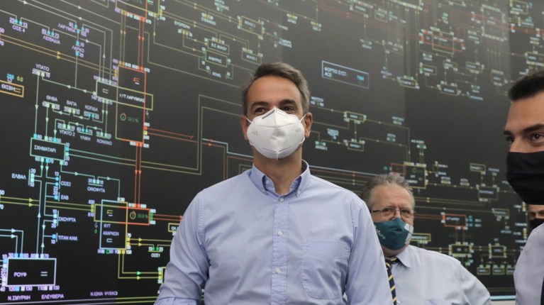 mitsotakis me maska