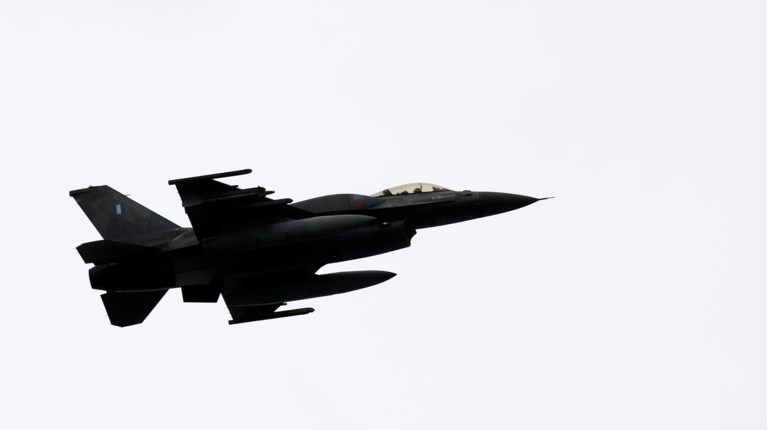 f16