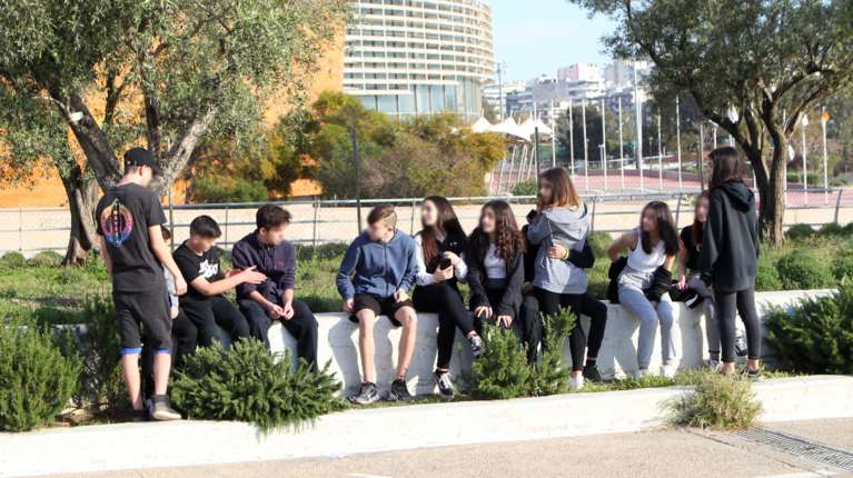 Πάτρα: Κραυγή απόγνωσης από 13χρονη - Αυτοτραυματίστηκε για να τραβήξει την προσοχή των χωρισμένων γονιών του