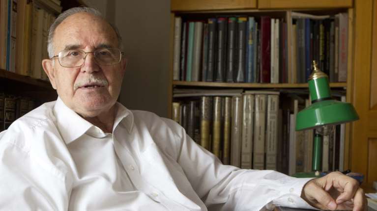 Θεσσαλονίκη: &quot;Μετακομίζει&quot; μετά θάνατον ο ποιητής Ντίνος Χριστιανόπουλος