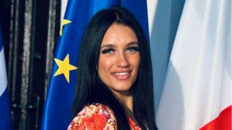 ΕΛΕΝΗ ΠΑΠΑΣΤΑΜΑΤΟΠΟΥΛΟΥ