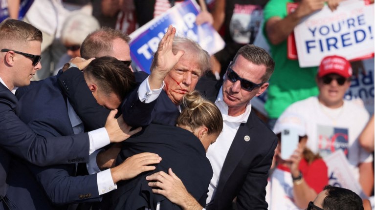 Τραμπ λίγο μετά την επίθεση
