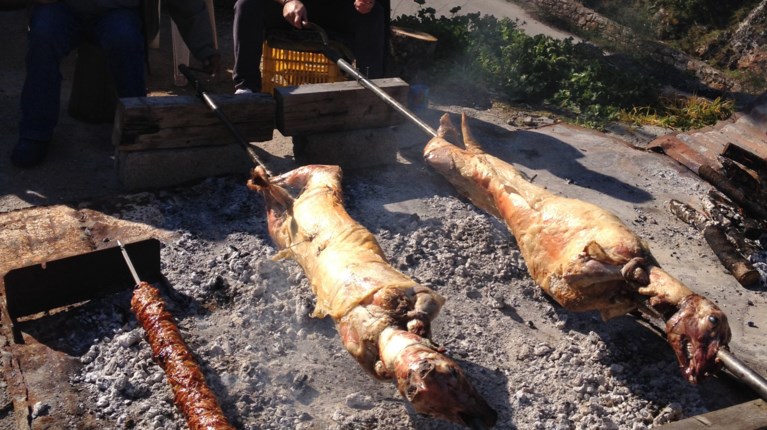 Ψήσιμο Αρνιού Πάσχα