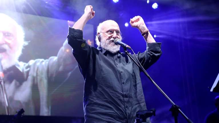 Απόψε η συνέχεια του αφιερώματος στον "Νιόνιο" στον ΣΚΑΪ-  Ανέκδοτες ιστορίες για το "Περιβόλι του Τρελλού"