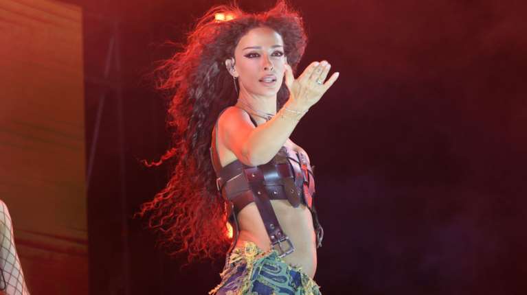 Viral η ατάκα της Φουρέιρα σε συναυλία - &quot;Τα κάνω όλα εγώ, είμαι Αλβανός&quot; [βίντεο]