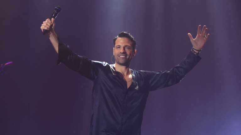 Κωνσταντίνος Αργυρός: Ο γιος μου ακούει κάποιο τραγούδι μου και λέει "μπαμπά" [βίντεο]