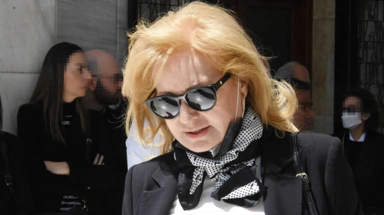 Το σπαρακτικό &quot;αντίο&quot; της Νικολούλη στη μητέρα της: Μου λείπεις κοριτσάκι μου, η απουσία με πληγώνει