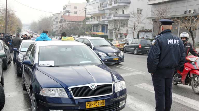 Θεσσαλονίκη: Ανήλικη λήστεψε οδηγό ταξί και συνελήφθη