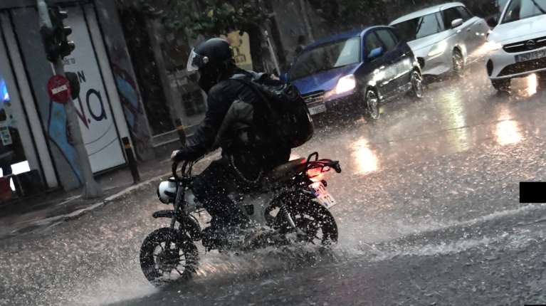 Συναγερμός στην Αθήνα για την επερχόμενη κακοκαιρία: Σε 24ωρη επιφυλακή ο Δήμος