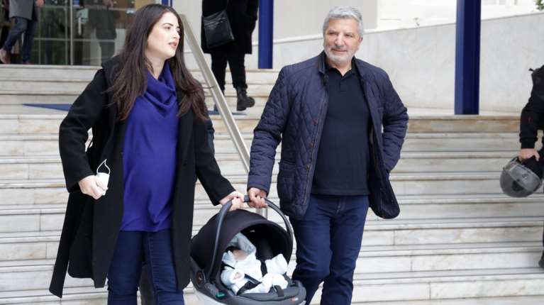 Γιώργος Πατούλης - Νάνσυ Κοιλού: Το καλοκαίρι θα βαφτίσουν το γιο τους - Ποιο όνομα θα του δώσουν [βίντεο]