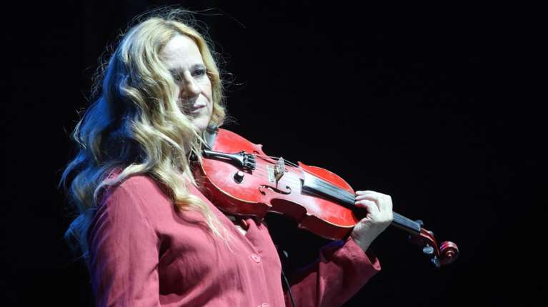 Η Ρεμπούτσικα στηρίζει τον γιο Χατζιδάκι απέναντι σε Μποφίλιου - Χαρούλη: &quot;Δεν υπάρχει σεβασμός, μόνο συμφέρον&quot;