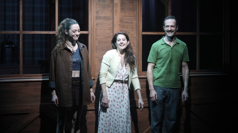 θεατρο στη εξοχη