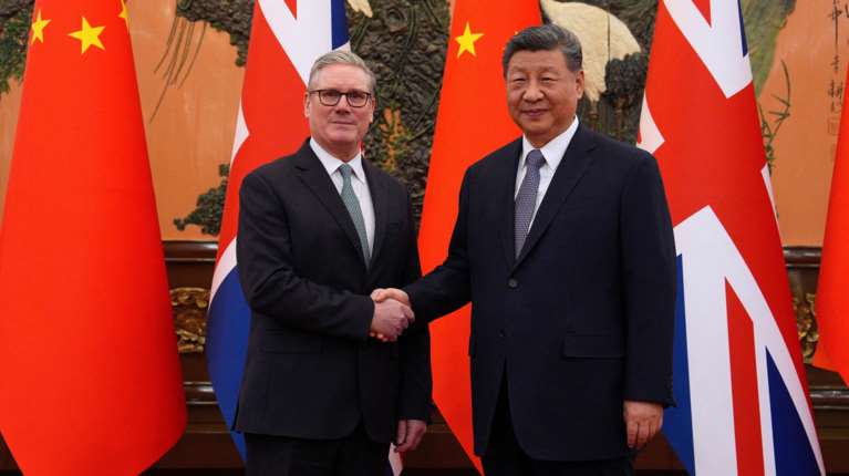 Η στροφή Στάρμερ στην Κίνα μετά τη συνάντηση στο Πεκίνο : Εμπορική συμφωνία και νέα στρατηγική σχέση
