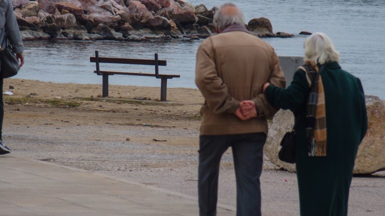 συνταξιούχοι ηλικιωμένοι