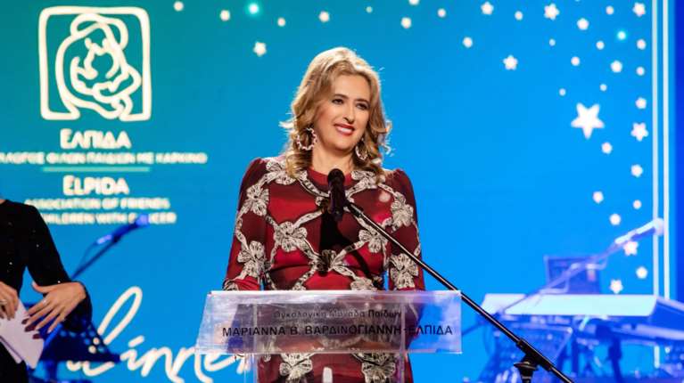 Το χριστουγεννιάτικο δείπνο για την &quot;ΕΛΠΙΔΑ&quot;: Οι λαμπερές εμφανίσεις στο ετήσιο δείπνο για τους μικρούς μαχητές