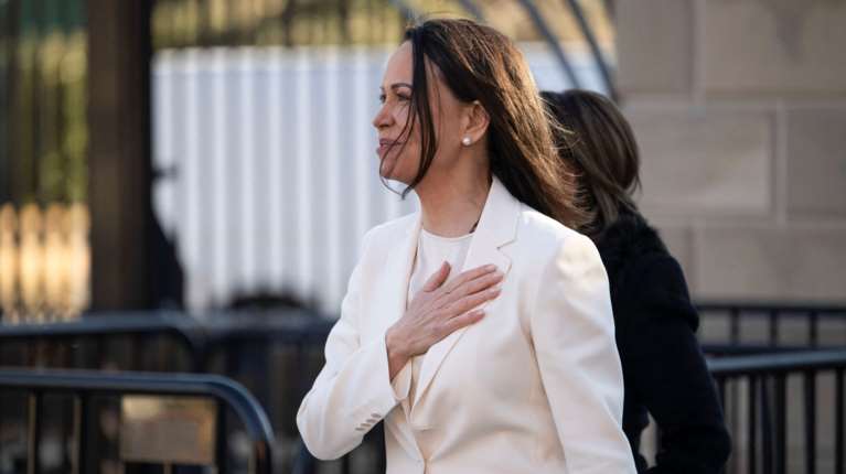 Ματσάδο: "Προσέφερα το Νόμπελ Ειρήνης στον Τραμπ" - Στον Λευκό Οίκο η ηγέτιδα της αντιπολίτευσης στη Βενεζουέλα