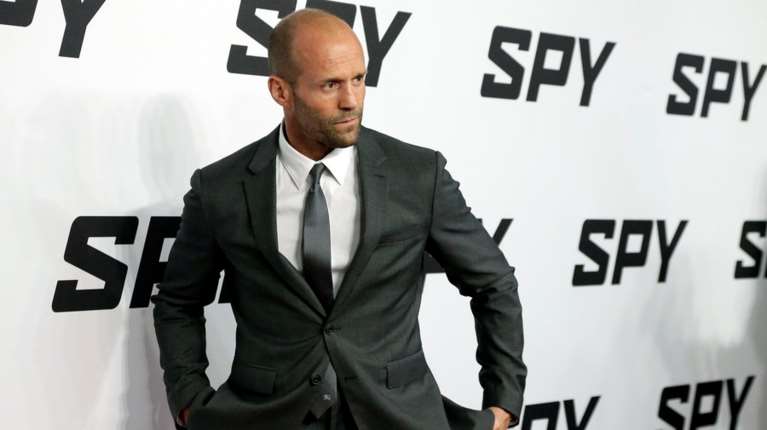 Στην Αντίπαρο για δεύτερο συνεχόμενο καλοκαίρι ο Τζέισον Στέιθαμ [εικόνες]