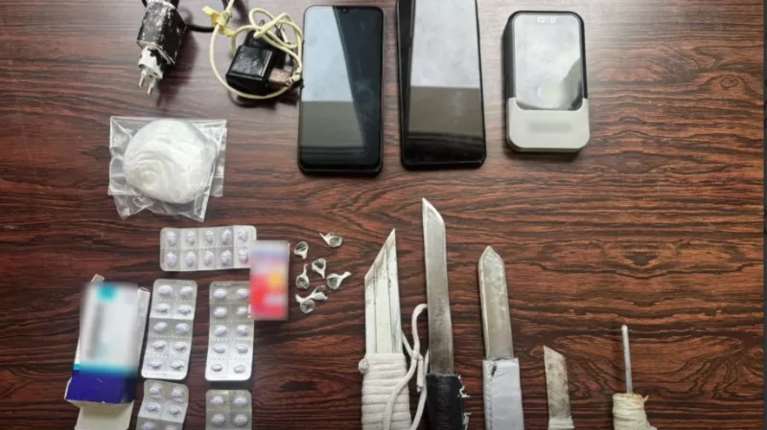 Φυλακές Μαλανδρίνου: Βρέθηκαν μαχαίρια, ναρκωτικά, κινητά και... ρούτερ - Συνελήφθησαν 17 έγκλειστοι