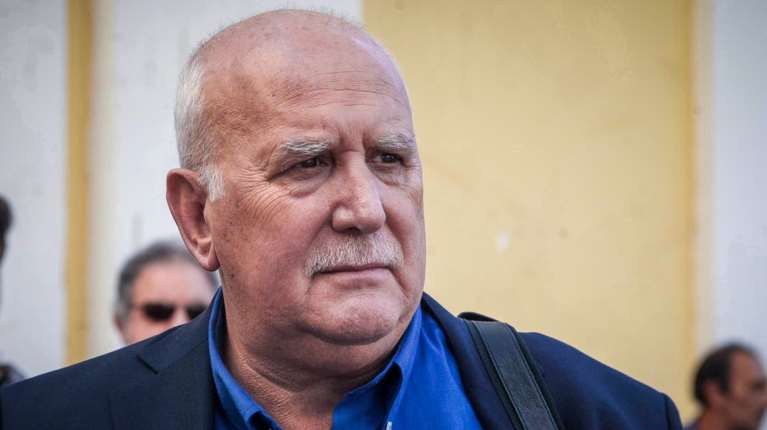 Οταν ο Γιώργος Παπαδάκης ήταν εργάτης κλωστοϋφαντουργίας  - Το συγκινητικό "αντίο" συναδέλφου του στο εργοστάσιο