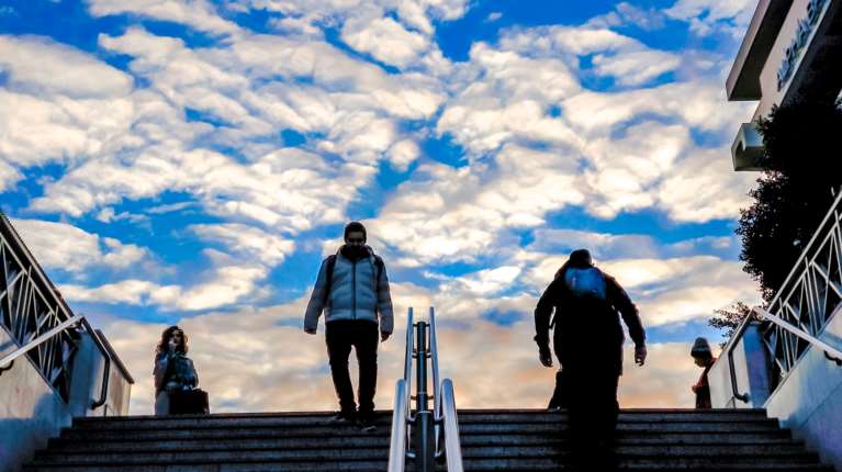 Μικρή πτώση της θερμοκρασίας με λίγη συννεφιά σήμερα - Πού θα βρέξει, η πρόγνωση της ΕΜΥ ανά περιοχή