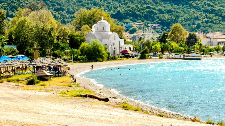 Ανησυχία στα Καμένα Βούρλα για λύματα στη θάλασσα: Πάνω από 2 εκατ. κολοβακτηρίδια ανά 100 ml νερό