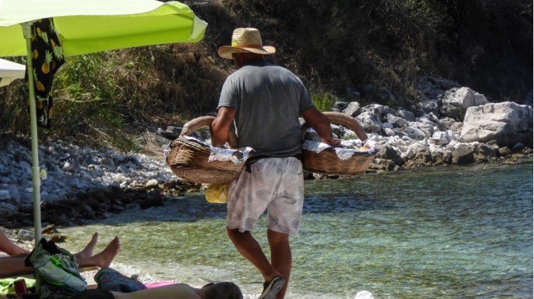 λουκουμας παραλία