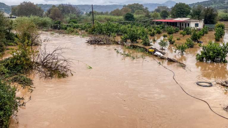 Σάρωσε τη Δυτική Ελλάδα η κακοκαιρία: Εικόνες βιβλικής καταστροφής - Πού θα είναι κλειστά τα σχολεία