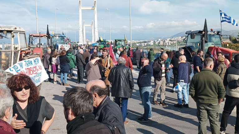 Αμετακίνητοι στα μπλόκα οι αγρότες: Η λάθος πληρωμή τορπίλισε τον διάλογο - Σήμερα οι αποφάσεις
