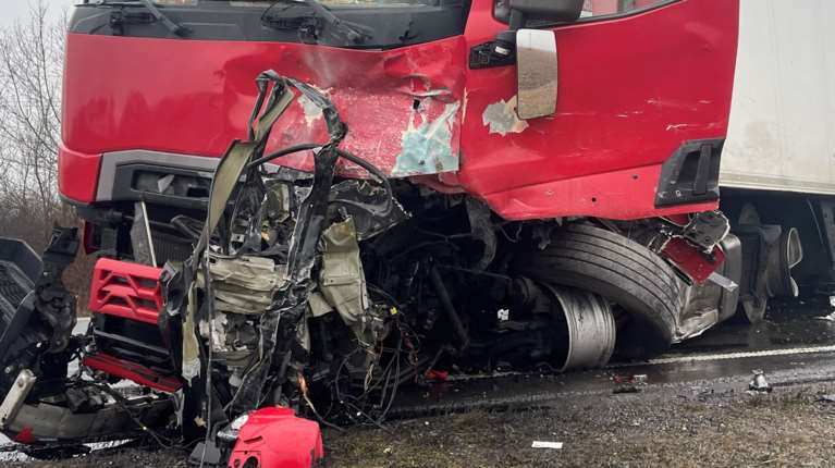 Η αντίφαση με το απότομο φρενάρισμα και το αριστερό φλας: Ειδικός πραγματογνώμονας αναλύει το τροχαίο στη Ρουμανία