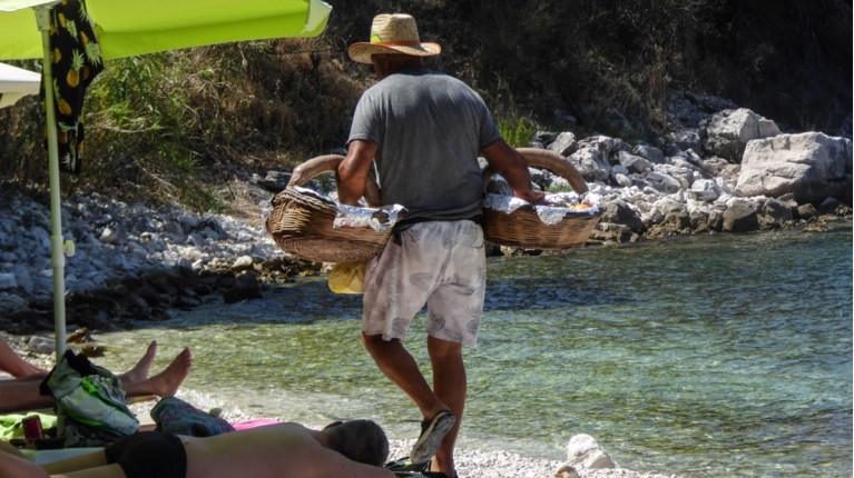 λουκουμας παραλία