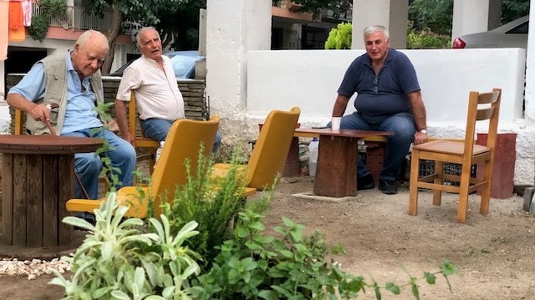 συνταξιούχοι ηλικιωμένοι