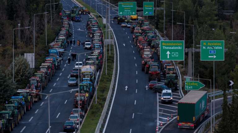 Ο &quot;χάρτης&quot; των αγροτικών μπλόκων: Αποκλεισμοί σε εθνικές οδούς και τελωνεία - Κινητοποιήσεις σε 8 περιοχές