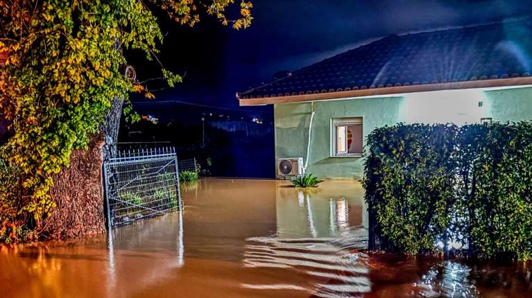 Κακοκαιρία: Πνίγηκε η Ηπειρος, καταστροφές στην Κέρκυρα - Τι είναι τα orographic lifting και τα rain trains