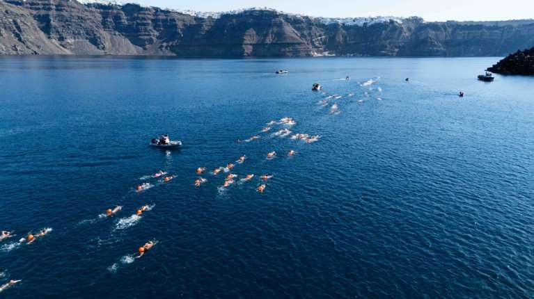 Με πάνω από 3.500 συμμετοχές από 40 χώρες και 4 ηπείρους ολοκληρώθηκε το Santorini Experience 2025