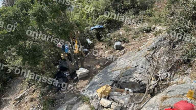 Λάρισα: Αίσιο τέλος για τον 53χρονο που εγκλωβίστηκε σε αυτοσχέδια σήραγγα - Ανασύρθηκε σώος