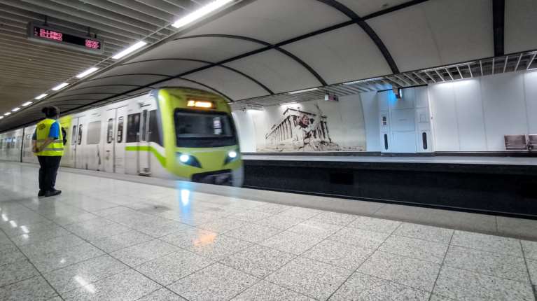 Τσουνάμι ελέγχων σε λεωφορεία και Μετρό - &quot;Δεν έχει τιμωρητικό αλλά πρακτικό πρόσημο&quot;